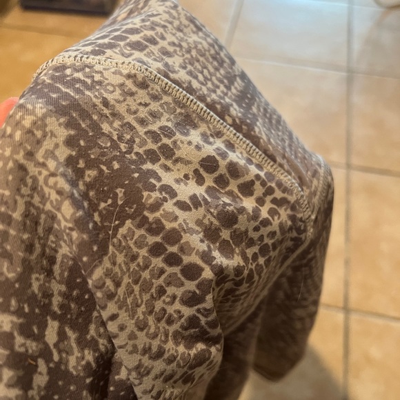 Balance Athletica/Vitality Biker Shorts - Picture 3 of 4